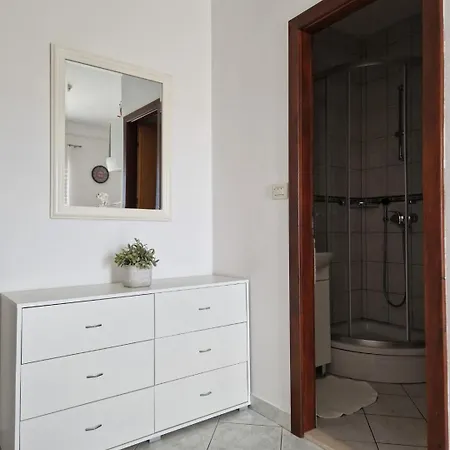 Lejlighed Ida Sućuraj