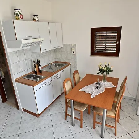 Ida Apartman *